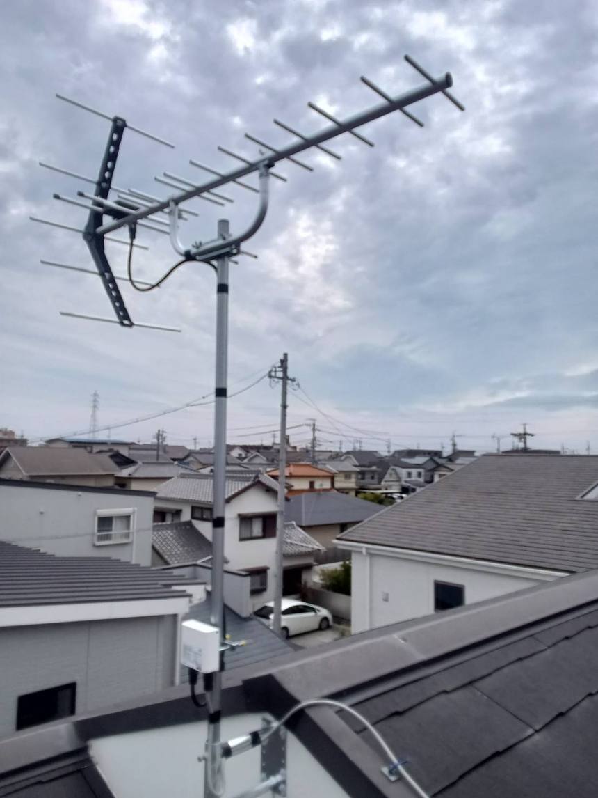 豊橋市曙町での地デジアンテナ新設＋ブースター新設（施工後）